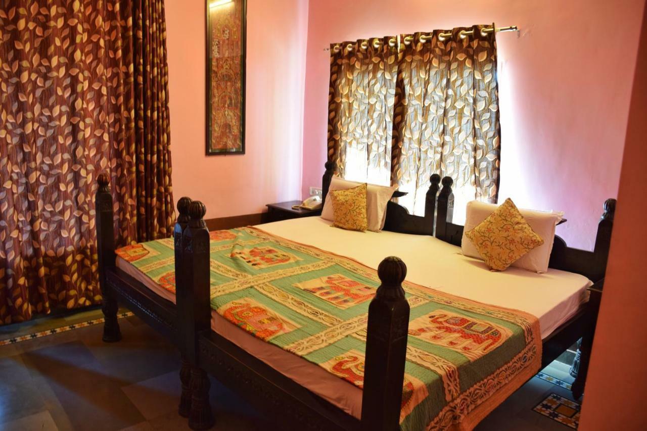 Hotel Kurabar Kothi Udaipur Eksteriør billede
