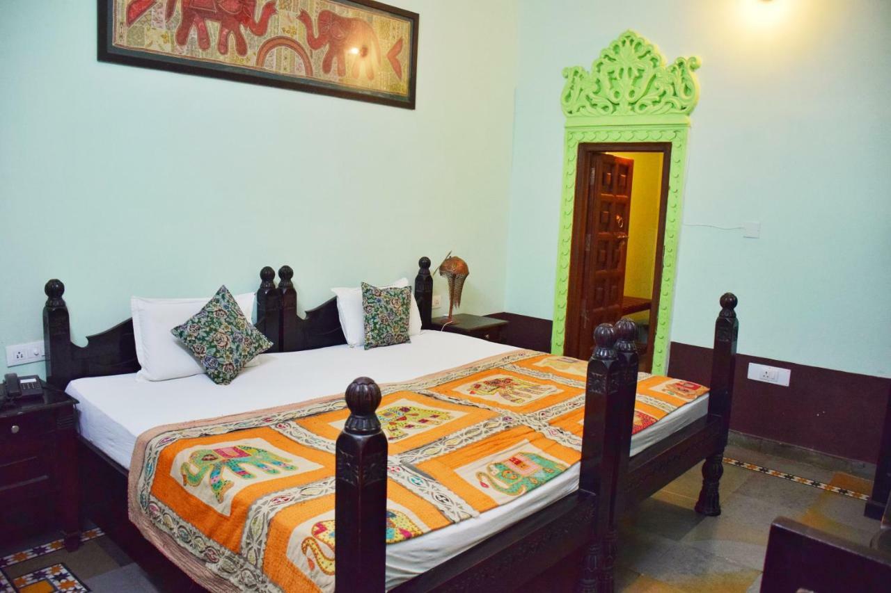 Hotel Kurabar Kothi Udaipur Eksteriør billede